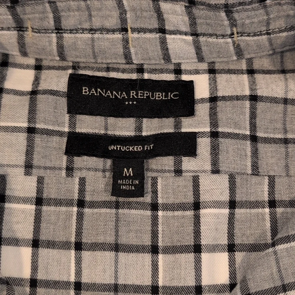 Banana Republic Men's Medium Untucked Slim Fit Long Sleeve Button Down Shirt